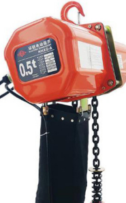 鏈條電動葫蘆參與地下室發(fā)電機安裝工作